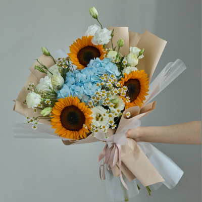 Букет с подсолнухами и гортензией N 84603