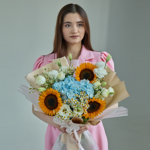 Букет с подсолнухами и гортензией арт. 84603