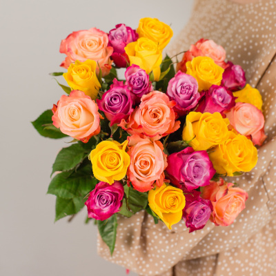 Букет из 25 эквадорских роз 40 см Яркий микс 7310