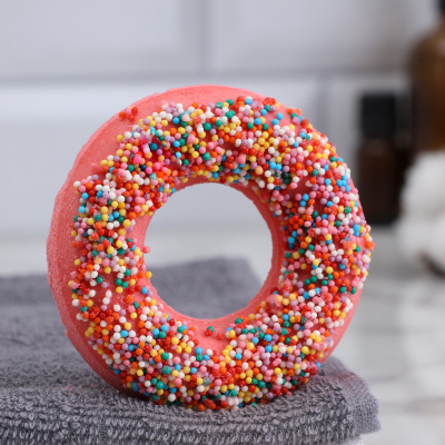 Подарочный набор "Романтика" с пончиками-бомбочками для ванны, аромасвечой, мылом ручной работы N 46440