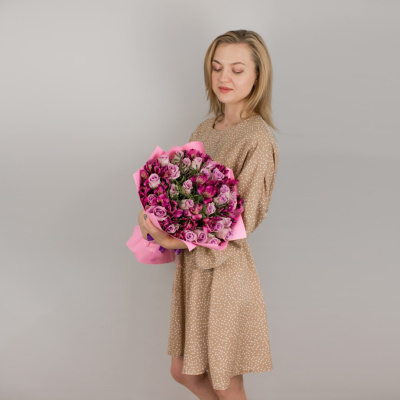 Букет из 25 розовых роз Кения и альстромерий 50543