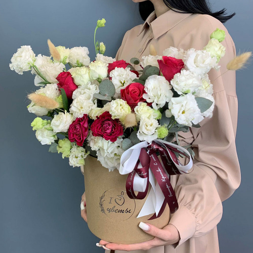 Коробка с розами и эустомой арт. 67000