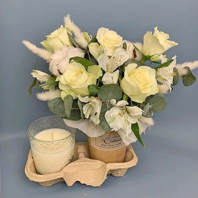 Сет "Ванильный". Набор стаканчик с цветами и аромасвечой в стаканчике 70346