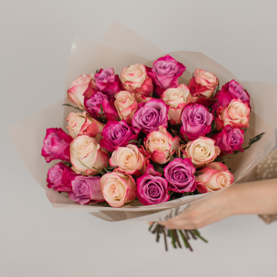 Букет из 25 роз 40 см. в упаковке 45007-ФР